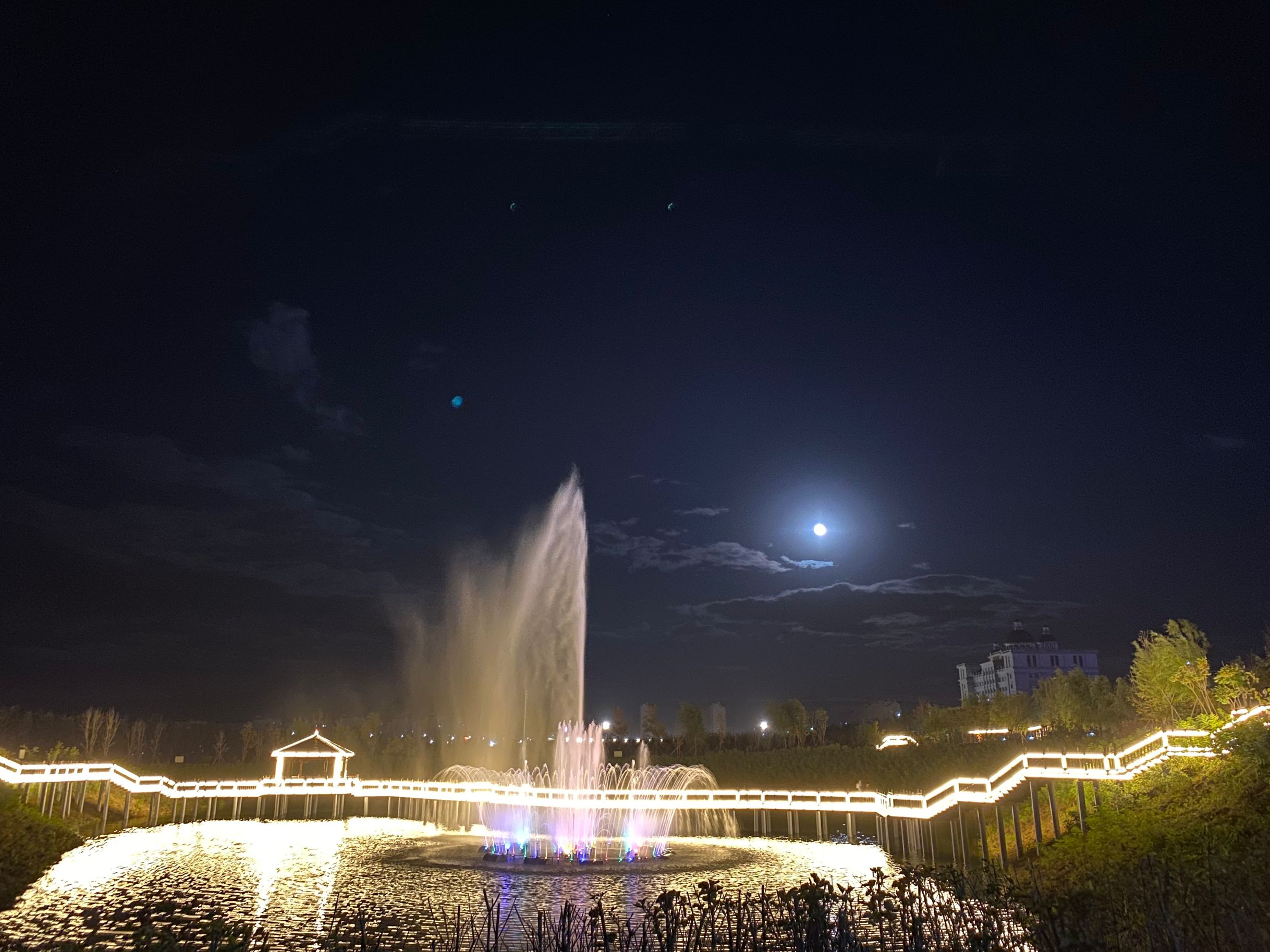 月夜喷泉